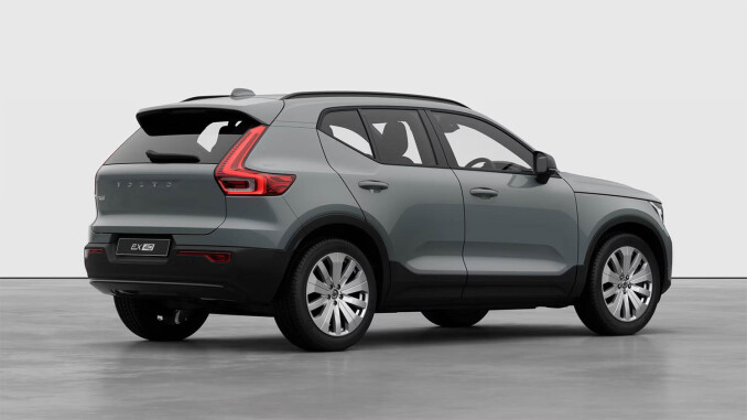 Volvo EX40 185kW Extended Range Core 82kWh 5dr Auto Electric Estate - Image 3